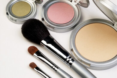 Auffällige Beautytrends begeistern 2014 durch ihren faszinierenden Farbenrausch