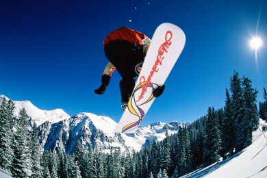 Freeride-Spektakel für Snowboarder und Skifahrer bei der World Tour 2014 in Chamonix
