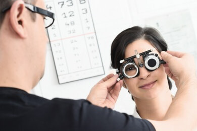 Brille aus dem Internet - Augenärzte raten zur Vorsicht