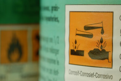 Selbstheilender Kunststoff schließt Löcher von selbst