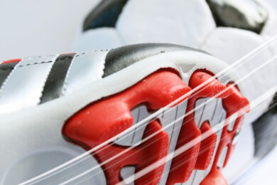 Adidas, Puma und Nike verdienen an WM - Ihre Produkte enthalten hochgradige Gifte