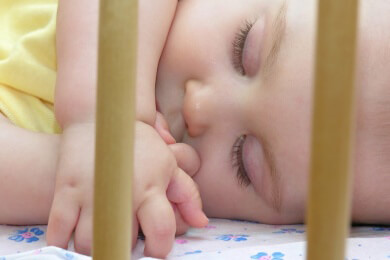 Vorsicht Rückenlage - So wird die Verformung des Kopfs beim Baby verhindert