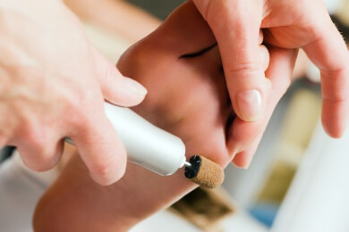 Rein in die Sandalen - die richtige Fußpflege