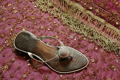 Über Kreuz gelegt: Sommerliche Sandalentrends