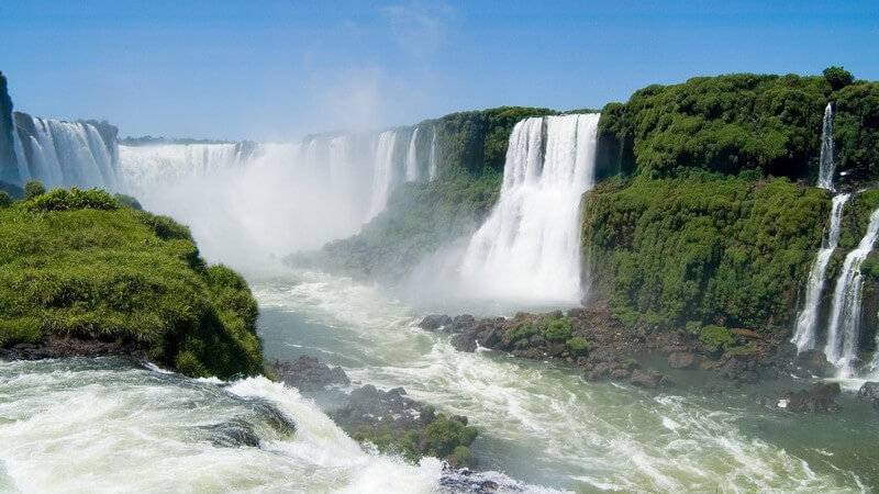 Die Iguazú-Wasserfälle
