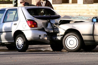 Irreführendes Blinksignal - wer sich allein auf den Blinker verlässt, muss beim Unfall zahlen