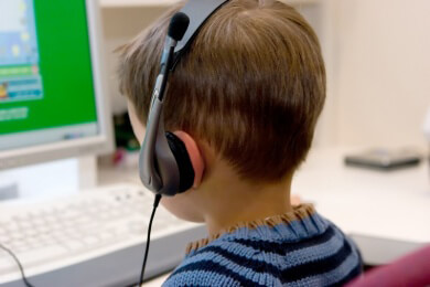 Eltern sollten den Medienumgang für Kinder nicht verbieten, sondern kontrollieren