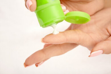 Sicherheitswarnung vor Akne-Präparaten - Arzneimittelbehörde in den USA schlägt Alarm