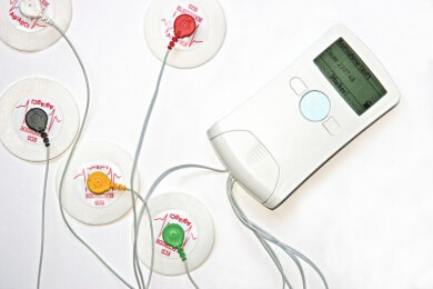 Pulsmessung kann vor Schlaganfall schützen - Vorhofflimmern sicher aufspüren