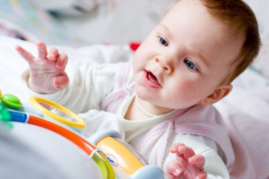 Feedback auf Baby-Gebrabbel fördert Sprachentwicklung