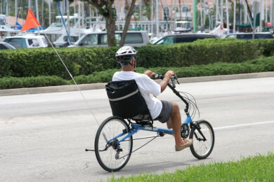 Neue Trends auf der Fachmesse Rehacare: Stadtauto für Rollstuhlfahrer und Sänfte für Wanderungen