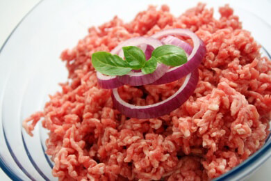 Tester finden Bakterien und Salmonellen in Hackfleisch