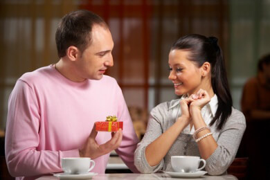 Nicht jedes Geschenk bringt Freude: 1 Milliarde Euro für ungewollte Geschenke