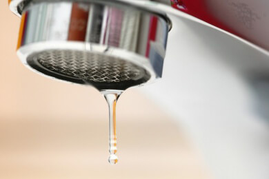 Medikamente und Chemikalien belasten zunehmend das Trinkwasser
