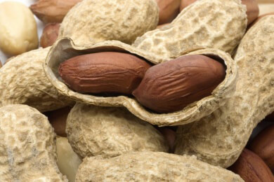 Längeres Leben durch gesunde Snacks: Erdnüsse als günstige Wahl