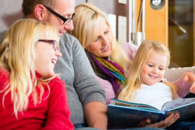 Bildung und gutes Benehmen sind gefragt: Eltern und ihre Ziele bei der Kindererziehung