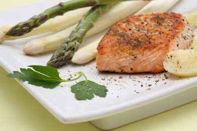 Spargel kaufen und genießen - Wissenswertes über das 'weiße Gold'