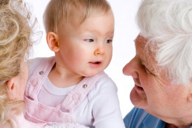 Großeltern in Warteposition - was tun, wenn der Traum von Enkelkindern platzt?