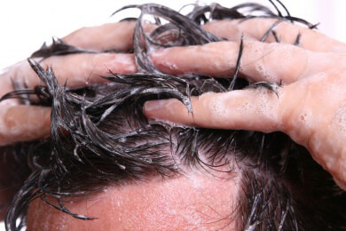 Hilfe für den männlichen Schopf - stoppt Koffein den Haarausfall?