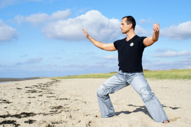 Fließende Bewegungen - mit Schwimmen und Tai Chi kann man sportlich entspannen