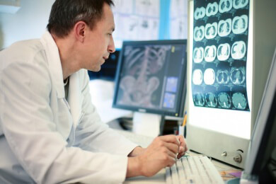 Angst vor der Computertomografie: Warum man das CT mit Bedacht einsetzen muss