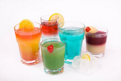 Alkoholfreie Cocktails und Bowle - kühle Drinks für heiße Partys