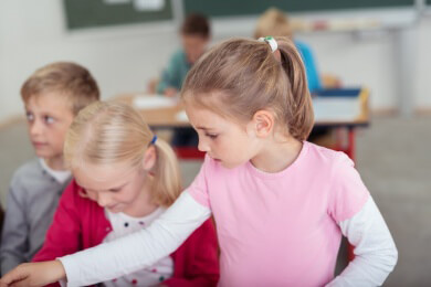 Stehpulte gegen Übergewicht: Studie zeigt, dass Grundschüler eher schlank bleiben
