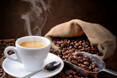 Herzrhythmusstörungen durch viel Kaffee? Studie sieht keinen Zusammenhang