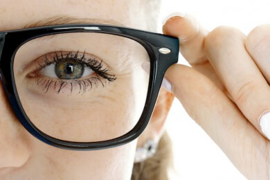 Bei starker Fehlsichtigkeit gibt es bald wieder die Brille auf Rezept