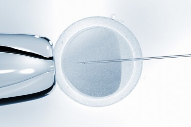 Bei künstlicher Befruchtung ab 35 Jahren ist die Erfolgschance mit jungen Männern am höchsten