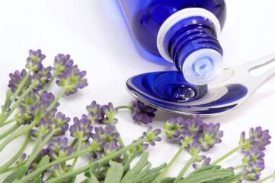 Ärzte berichten von Gynäkomastie durch Naturöle in Pflegeprodukten