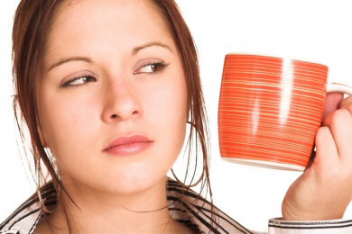 Studie vermutet, dass hoher Kaffeekonsum vor Rosazea schützen kann