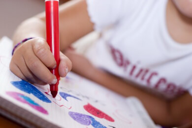 Schon im Mutterleib entscheidet sich, ob das Kind Rechtshänder oder Linkshänder wird