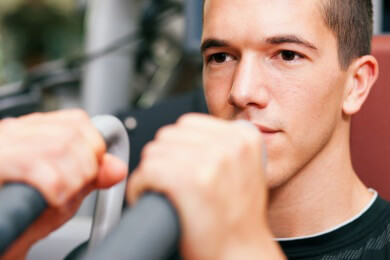 Sportler trinken Acai, das neue Fitness-Getränk