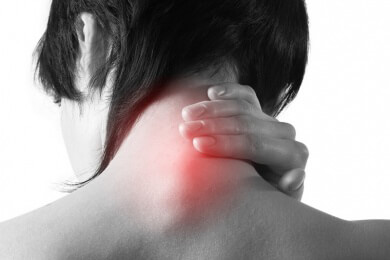 Beschwerden an der Halswirbelsäule - Sanfte Therapien können helfen