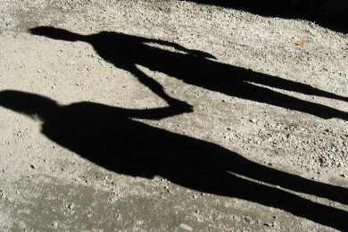 UV-Gefahr: Die Länge des Schattens gibt Auskunft