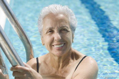 Warum gerade für ältere Menschen Schwimmen gut ist