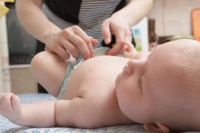 Baby und Eltern: Sanfte Kommunikation durch eine Babymassage