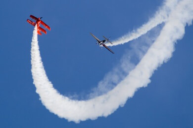 Neuer Weltrekord und Eintrag in das Guinness-Buch für Kunstflieger Dembinski mit 333 Loopings