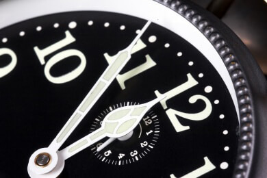 Jetlag: Uhr schon beim Start umstellen