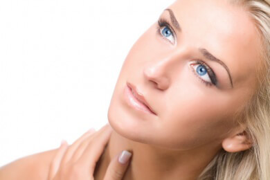 Natürlichkeit ist bei Augenbrauen wieder gefragt