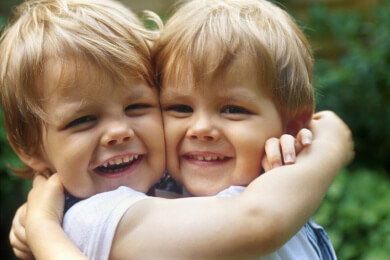 Komplizierter Vaterschaftstest bei eineiigen Zwillingen