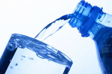 Durstlöscher Nummer Eins ist das Mineralwasser