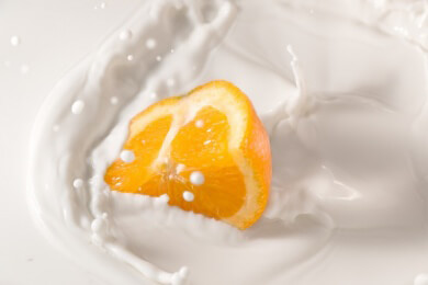 Ein Glas Milch zum Frühstück hält länger vor als ein Glas Fruchtsaft