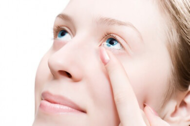 Augen auf beim Kontaktlinsenkauf