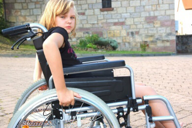 Behinderter Junge muss wegen Spezial-Buggy Badetherme verlassen