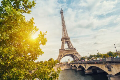 Paris will seinen Ruf retten und mit einer Party-Kampagne Touristen anlocken