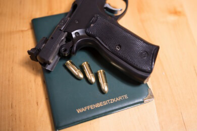 Die Waffen von Jäger und Sportschützen werden gegen Gebühr überprüft