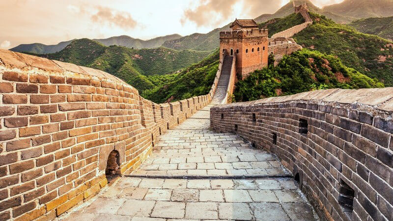 Blick entlang der Chinesischen Mauer