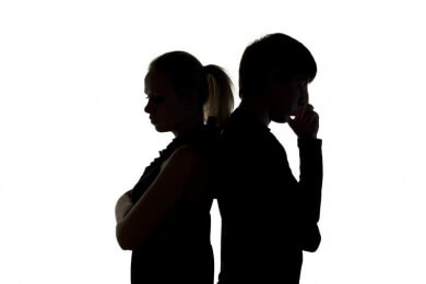 Glückliche Ehemänner enden häufiger vor dem Scheidungsrichter